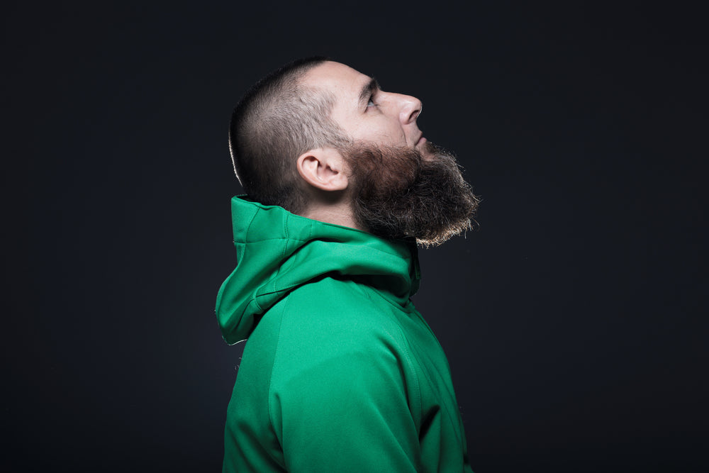 H) Kit Indispensable de Cuidado de Barba Spartan: Aceite, Shampoo y Peine – Combo Esencial